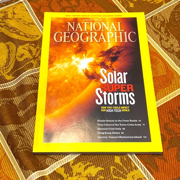 5/$10🌴🌴🌴NATIONAL GEOGRAPHIC JUNE 2012 SOLAR SUPER STORMS